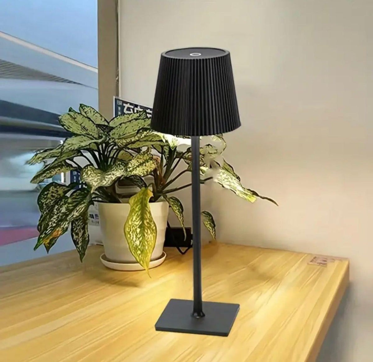 LAMPE DE TABLE